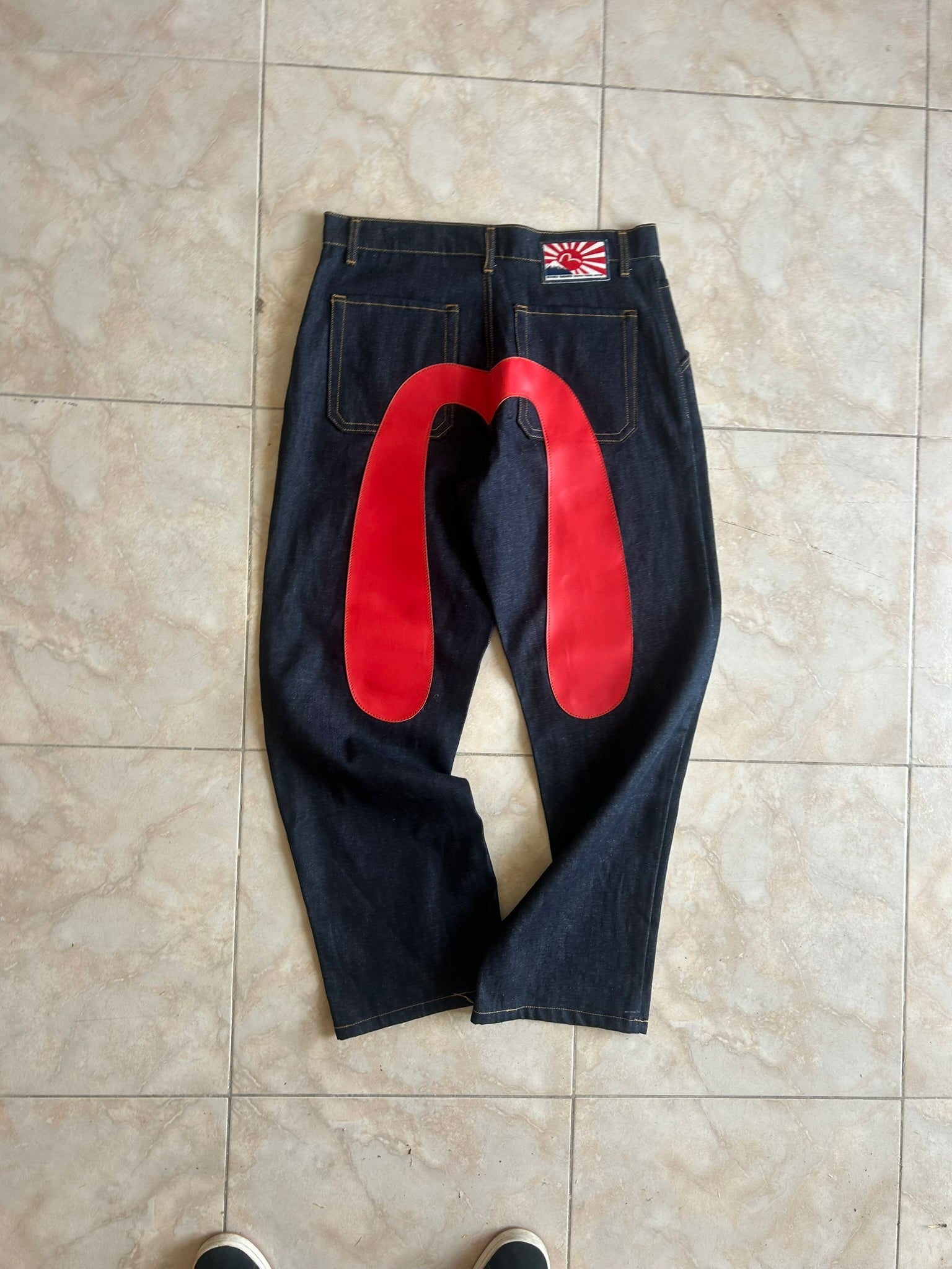 EVISU RED #2021